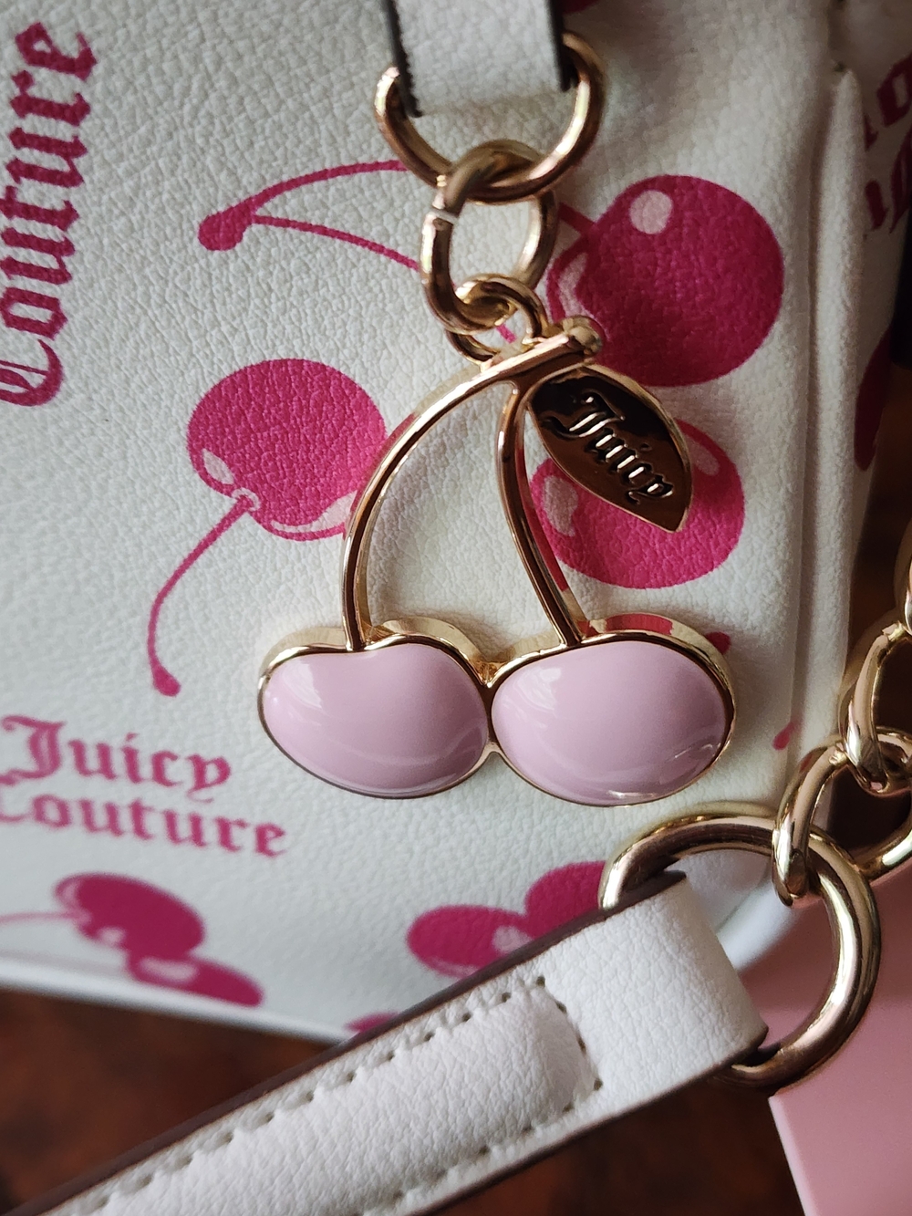 πJuicy Couture Cherry On Top Shoulder Bag White Multi Y2K Cherry Print Purse - Picture 2 of 6